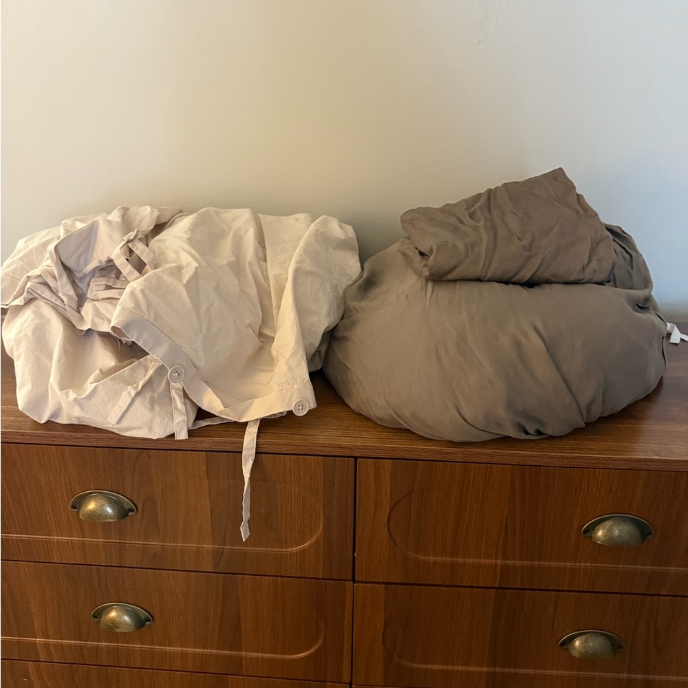 Lot of quince duvets